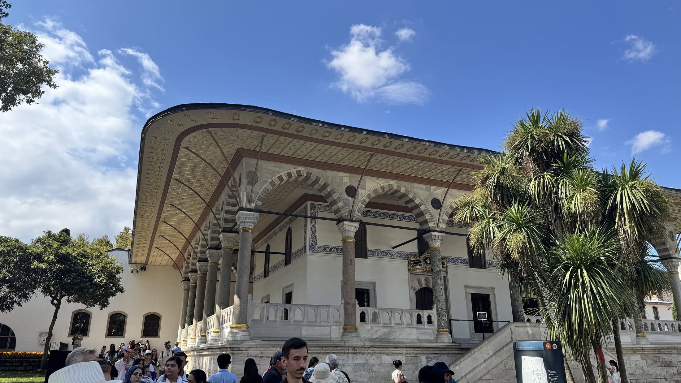 La Sala delle Udienze e la gronda più sporgente di Istanbul.