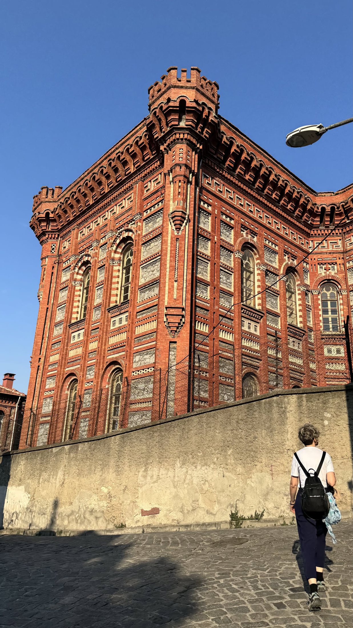 Il liceo greco di Fener, 1881. Costruito per migliaia, oggi ne ha qualche decina.