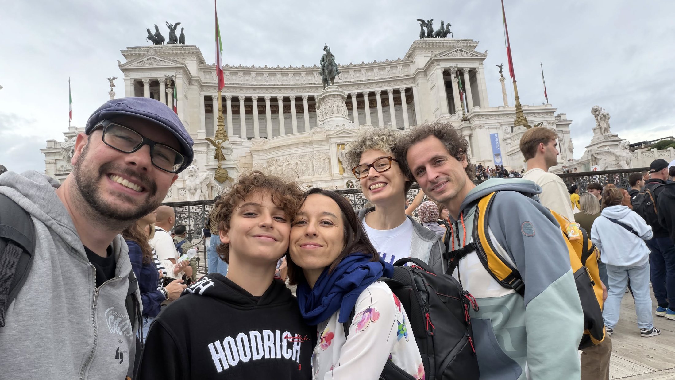 Sotto la «macchina da scrivere».